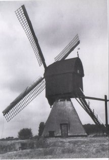 Noordevelse Molen bij Kornsche Boezem